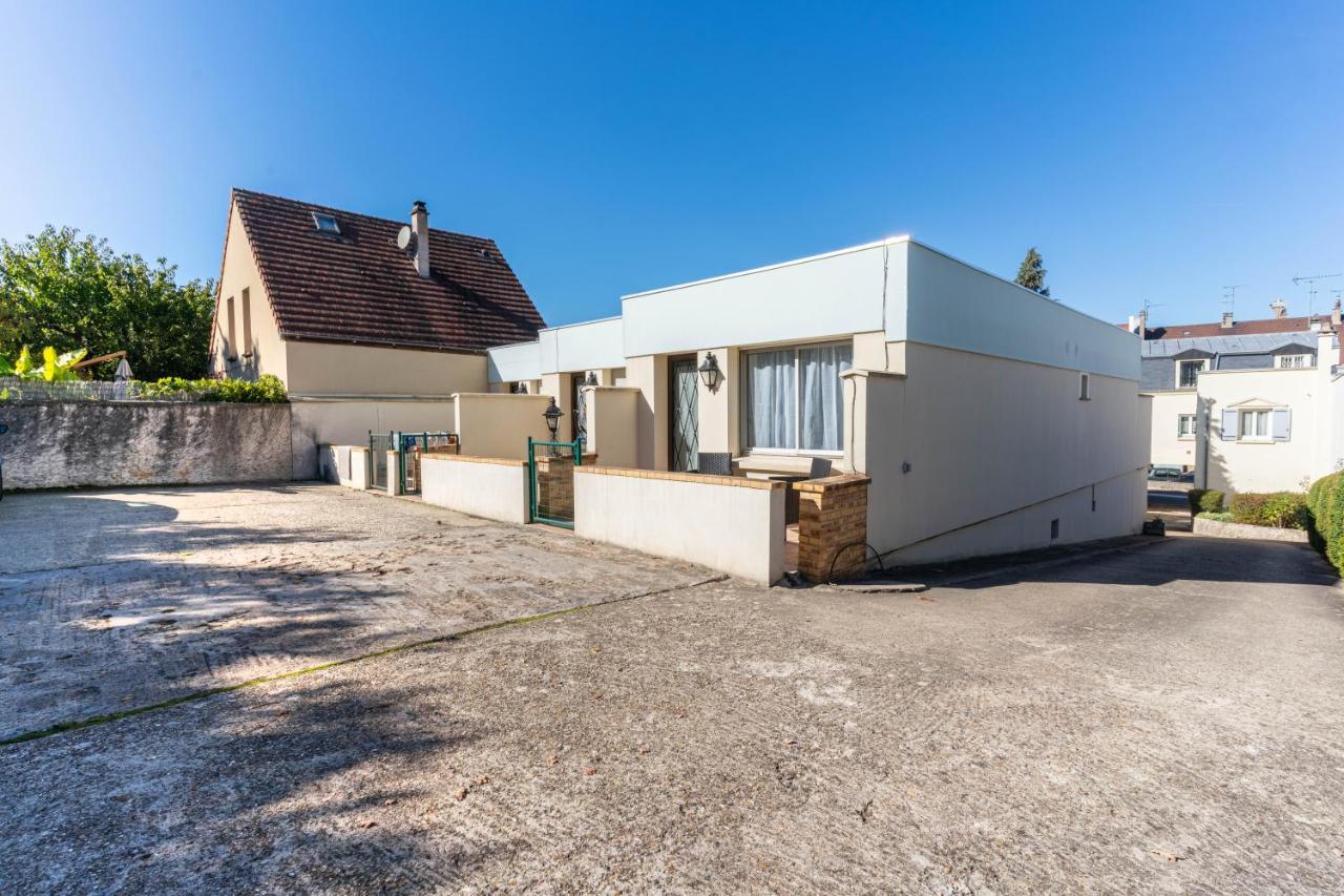 Appart'Hotel Nuiteejour Versailles Saint Cyr L'Ecole מראה חיצוני תמונה