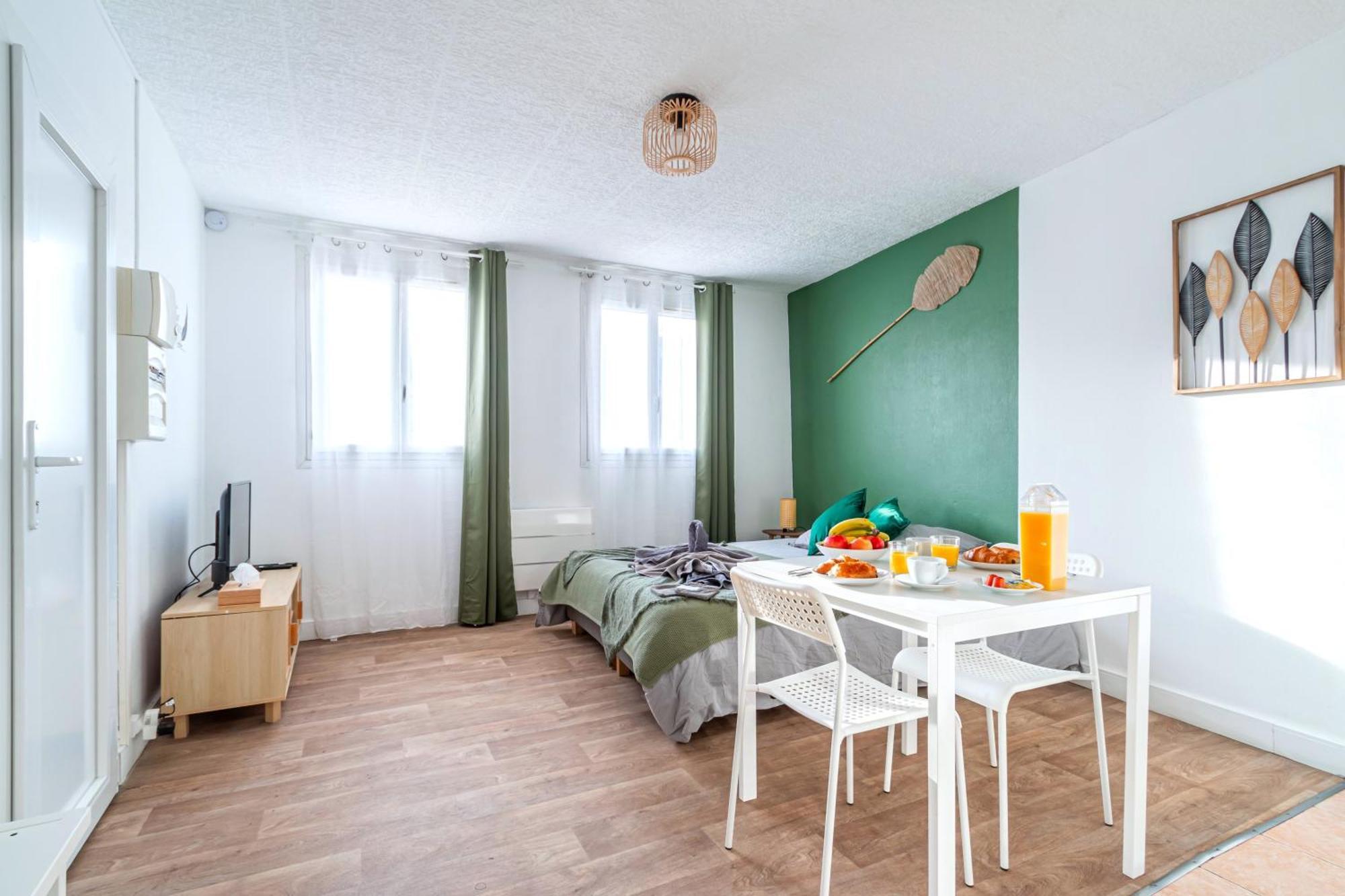 Appart'Hotel Nuiteejour Versailles Saint Cyr L'Ecole מראה חיצוני תמונה