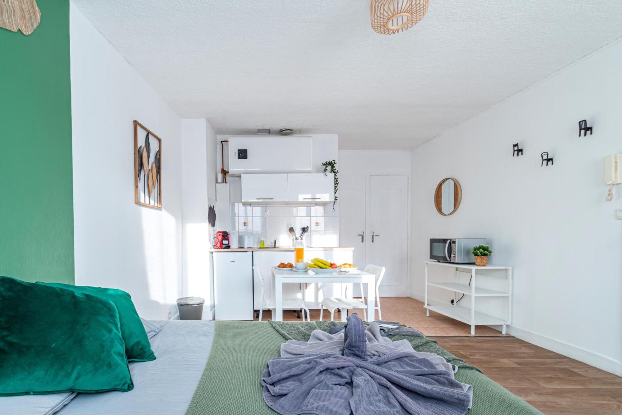 Appart'Hotel Nuiteejour Versailles Saint Cyr L'Ecole מראה חיצוני תמונה