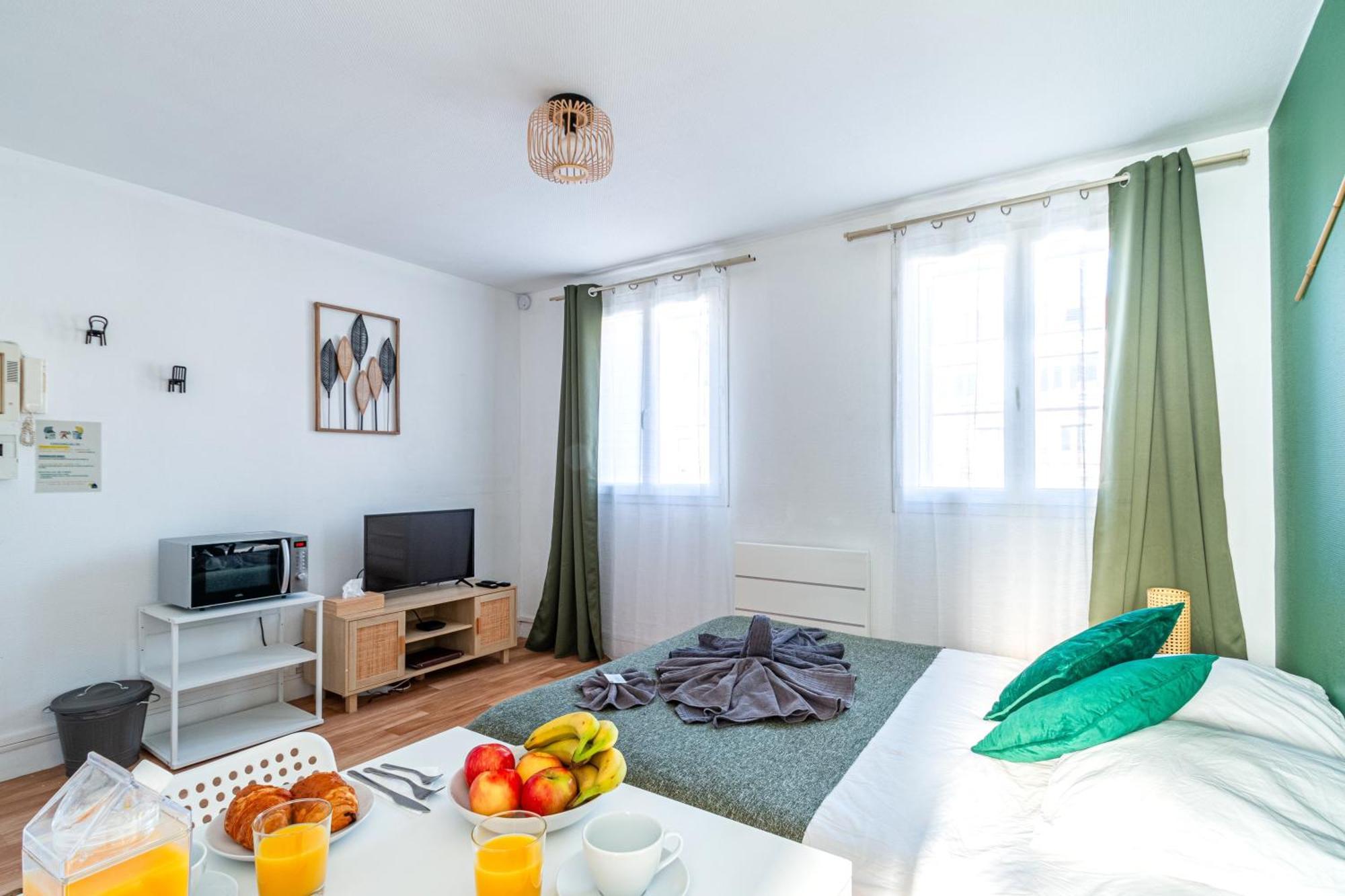 Appart'Hotel Nuiteejour Versailles Saint Cyr L'Ecole מראה חיצוני תמונה