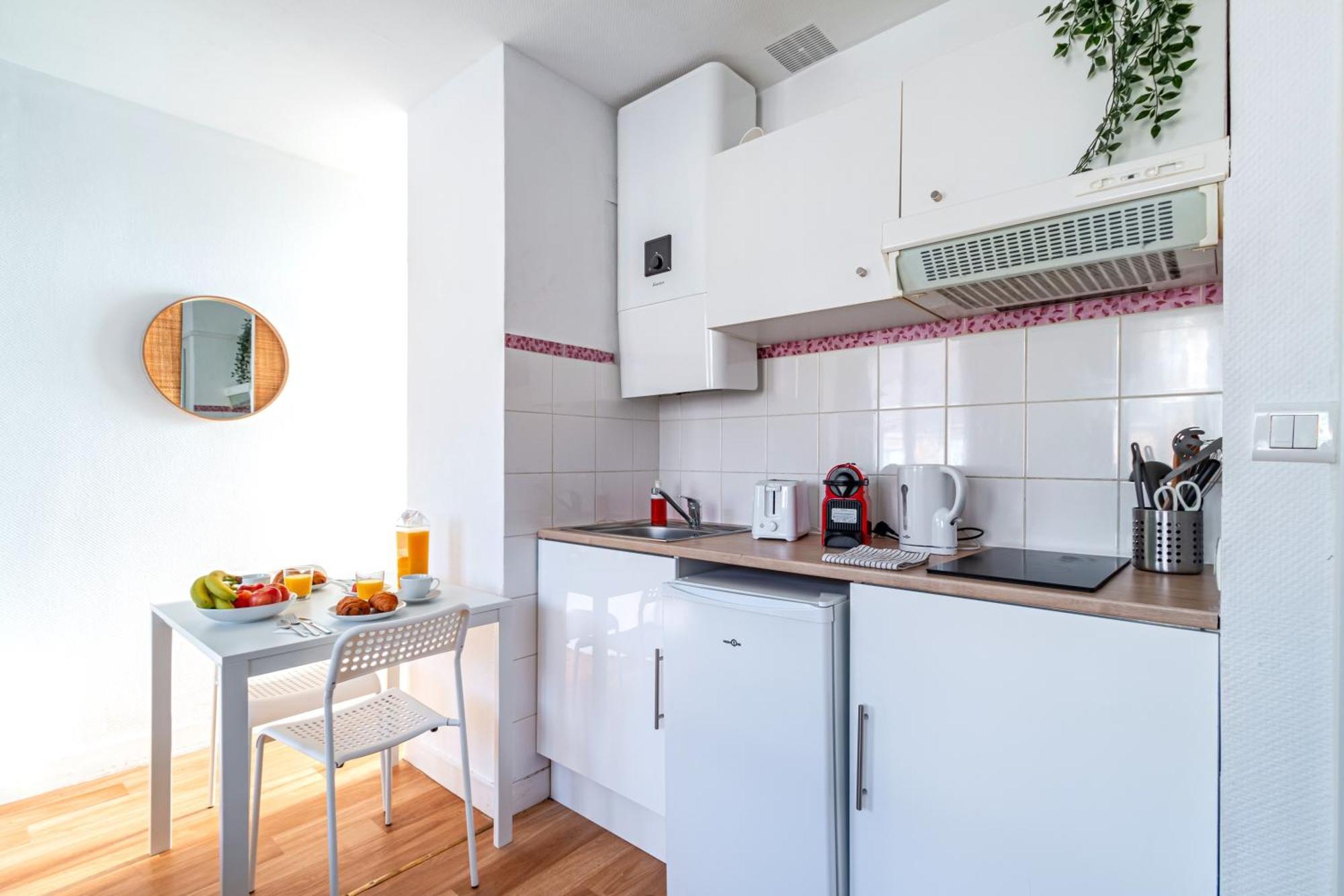 Appart'Hotel Nuiteejour Versailles Saint Cyr L'Ecole מראה חיצוני תמונה